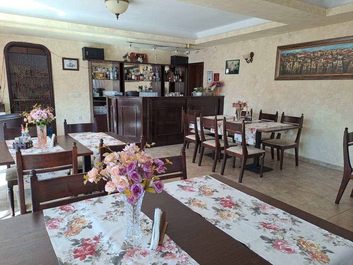 Hotel Family Elena 3*